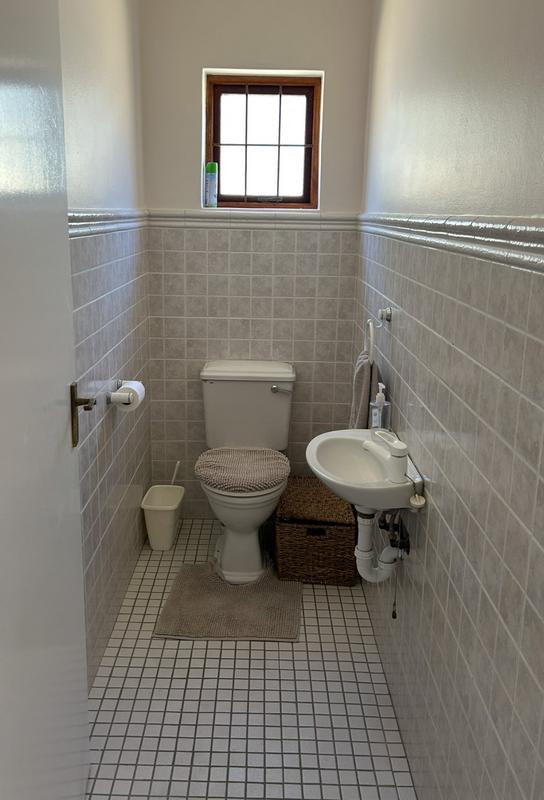 5 Bedroom Property for Sale in Capri Western Cape